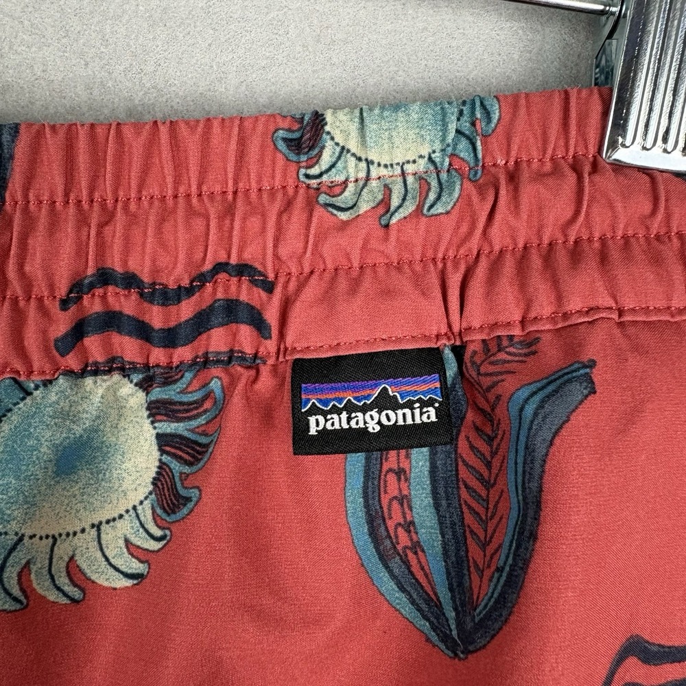 Patagonia Hydropeak Volley Shorts Men’s Large 6” Red Hawaiian Swim Surf Beach - Picture 9 of 11